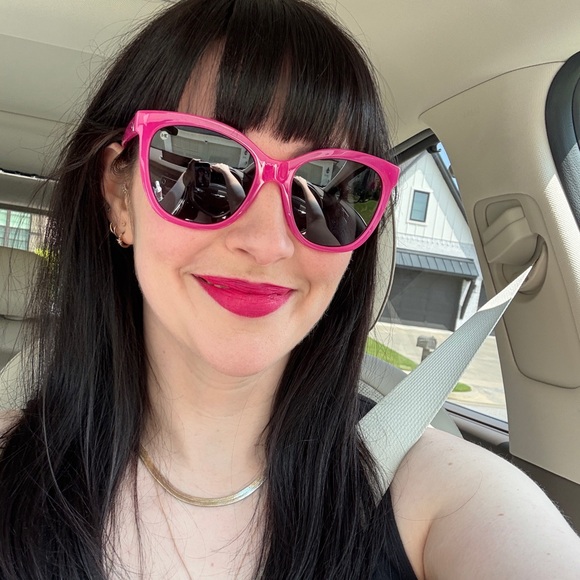 Meet your Posher, Jordan - Picture 1 of 4